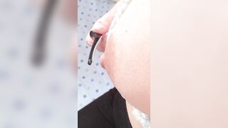 クリップで執拗に乳首をいじめると・・・♡ 素人日本人おっぱい/Japanese Amateur Hentai Nipple Play