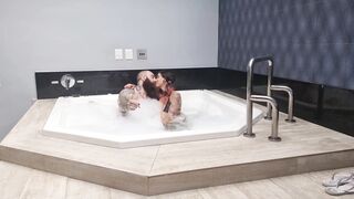 Comendo a QweenSG na banheira, a safada gozou mais de uma vez!!