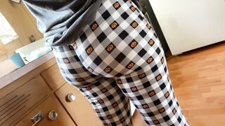 21 year old shakes big ass