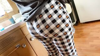 21 year old shakes big ass