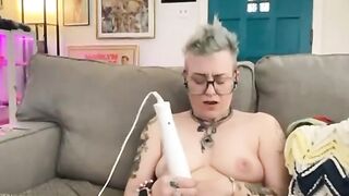 Muse orgasms on hitachi