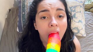 I teach my 18 year old sister to suck a dick for the first time with her dildo