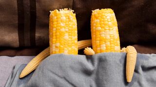 All natural babe with big tits