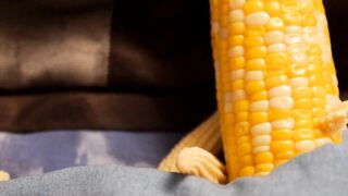 All natural babe with big tits