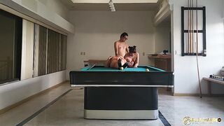 Les enseño a mis novias otra manera mas divertida de jugar billar