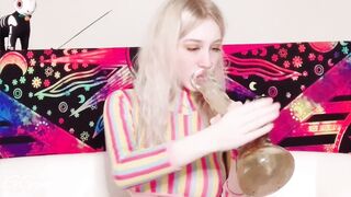 Stoner Girl Squirts to Porn (PREVIEW)