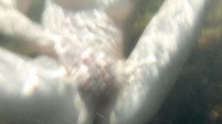 I swiming naked and showing my holes