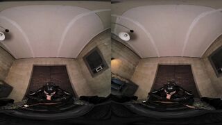 Kylie Rocket As CATWOMAN Knows How To Make BATMAN Cooperative in THE LONG HALLOWEEN XXX VR Porn