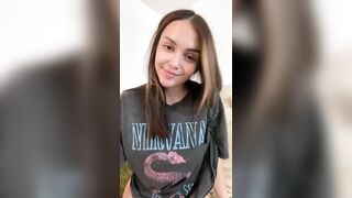 stayed at home alone and played with pussy