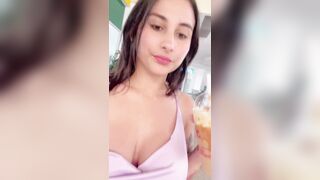Chica colombiana de 23 años se masturba en el centro comercial de colombia ???????? ( JENIFERPLAY )