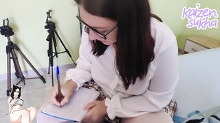 Me enseña matemáticas y yo le hago un 2x1 en follarle los agujeros