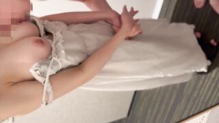 純白巨乳のJ◯をテニス終わりに呼び出して汗だくな状態でフェラ後はハメ撮り。中出しのし過ぎでJ◯まんこから精子が溢れ出す。。 スタイル抜群 個人撮影