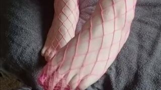 DD Sadie Wants You to Lick Daddy's Cum Off of Her Feet