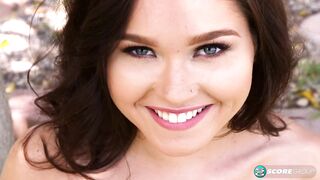 Zoe Bloom: Soak up the sun