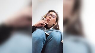 Simply smocking cigarette