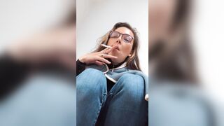 Simply smocking cigarette