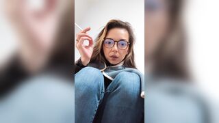 Simply smocking cigarette