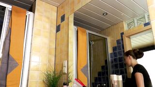 Sexy girlfriend gives blowjob to boyfriend in the shower