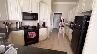 Bikini Housemaid: Dishwasher