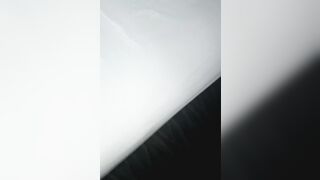 En attendant de me faire pilonner par mon beau collègue et sa bite dure et assez épaisse ????