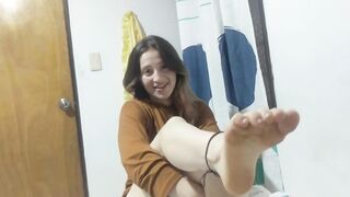 DESCUBRO A MI AMIGO MIRANDOME ENTONCES JUGAMOS A LAS COGIDAS