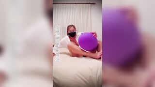Rubbing my pussy on the balloon