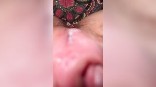 watch me play with my cum????