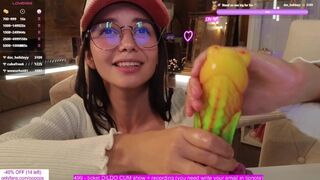 CUTE GIRL MASTURBATES A FROG