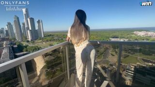Influencer shows off on the balcony and pays for a trip to Argentina with cum in her pussy - AdaKham