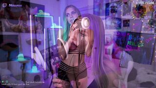 Rough Ear Licking ( with twitch chat )