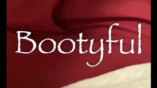 That sitting fart in public restroom is loud !