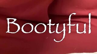 That sitting fart in public restroom is loud !