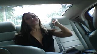 La renna troia Ryann che adora farsi scopare la figa dal cazzo