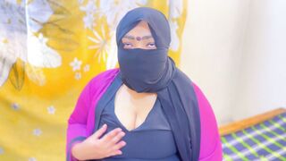 Irani Arab MILF Hot Stepmom masturbation in hotel room and hotel guy saw her and he start handjob