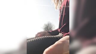 Solo dildo play an der Strasse