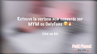 Une petite française redhead se fait baiser dans le lit en levrette