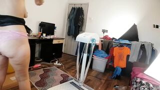 Amateur mom gives herself a vibrator massage. Brunette hairy pussy, big tits, big ass.