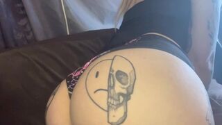 Cum on my ass stepbrother! JOI kiwi step sis tells you where to cum