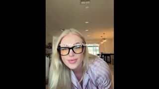 Young Gym Girl Live Pussy Peek