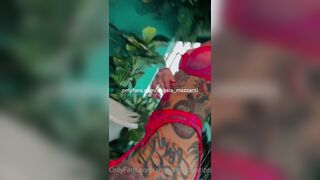 Hot Teen Angela Yoga Pussy Flash