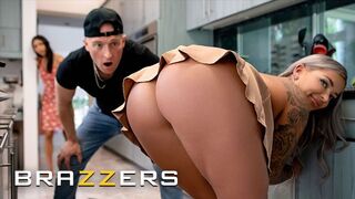 BRAZZERS - Sexy Chef Hayley Davies Should Be Focused On Work But She Prefers To Focus On Zac's Cock