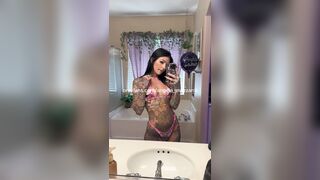 Yoga Babe’s Public Mishap Outfit Rip Shocks Fans