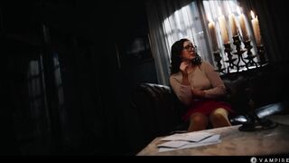 Vampire Seduction in Old Gothic Manor - Nerdy Girl Gets Mesmerized by Century Old Sexy Blonde Owner