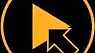 Mon demi-frère me met au défi de me mettre nue devant lui. Il ne veut pas baiser